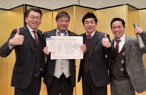 ☆表彰式☆年末年始休暇のお知らせ☆