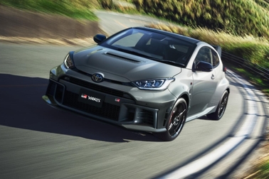 RZ“High performance” + Aero performance package［GR-DAT（8AT・4WD）］