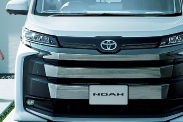 【モデル入り素材】S-Z（ハイブリッド・2WD・7人乗り）